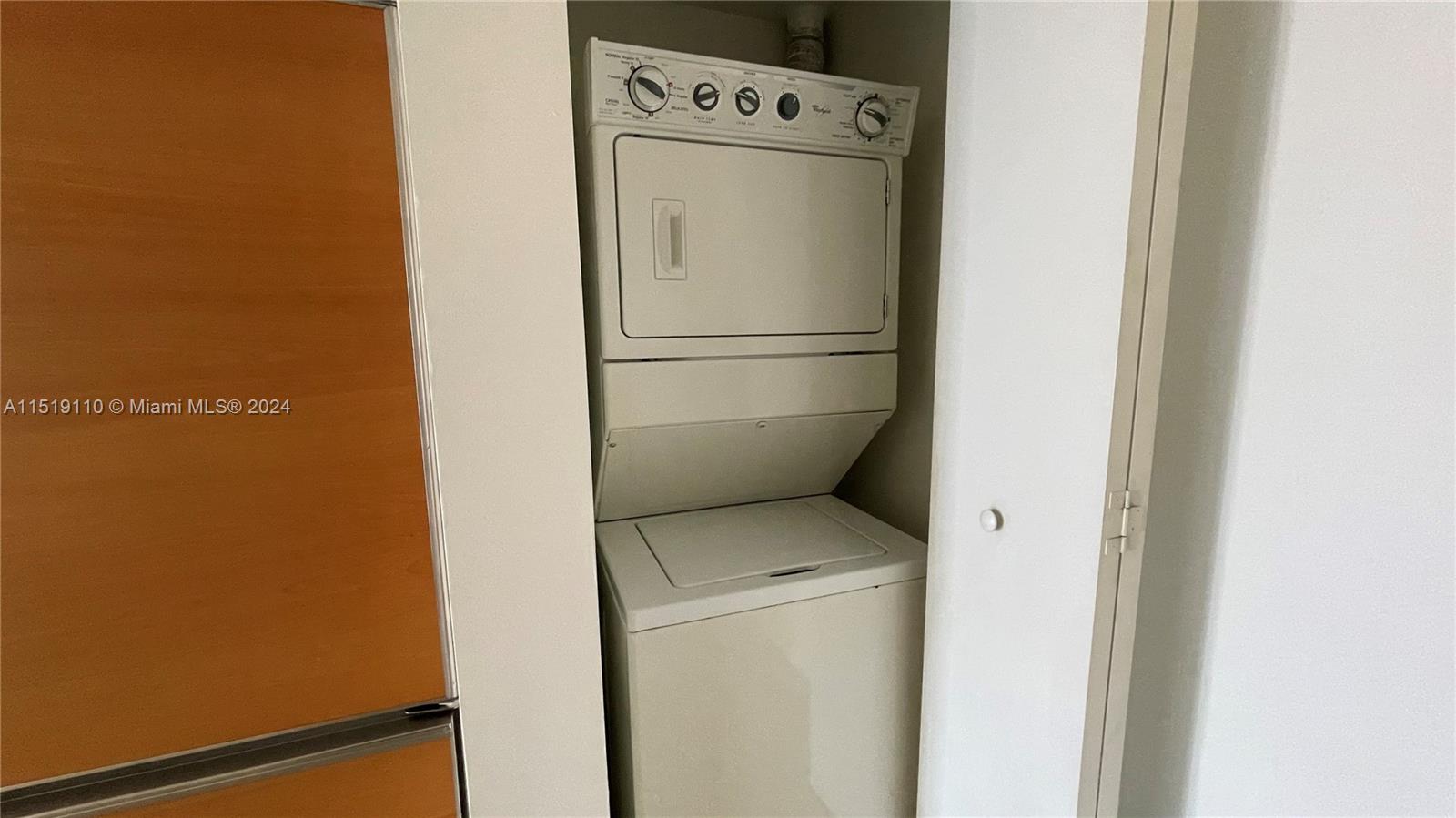 ICONBRICKELL CONDO NO 1 - Residential Lease