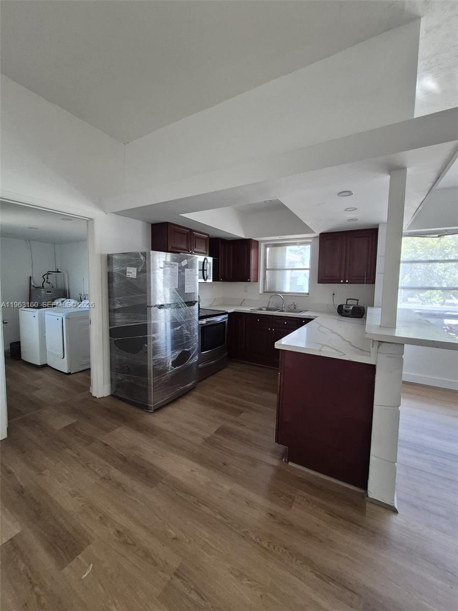 LAKE AIRE ESTATES - Residential