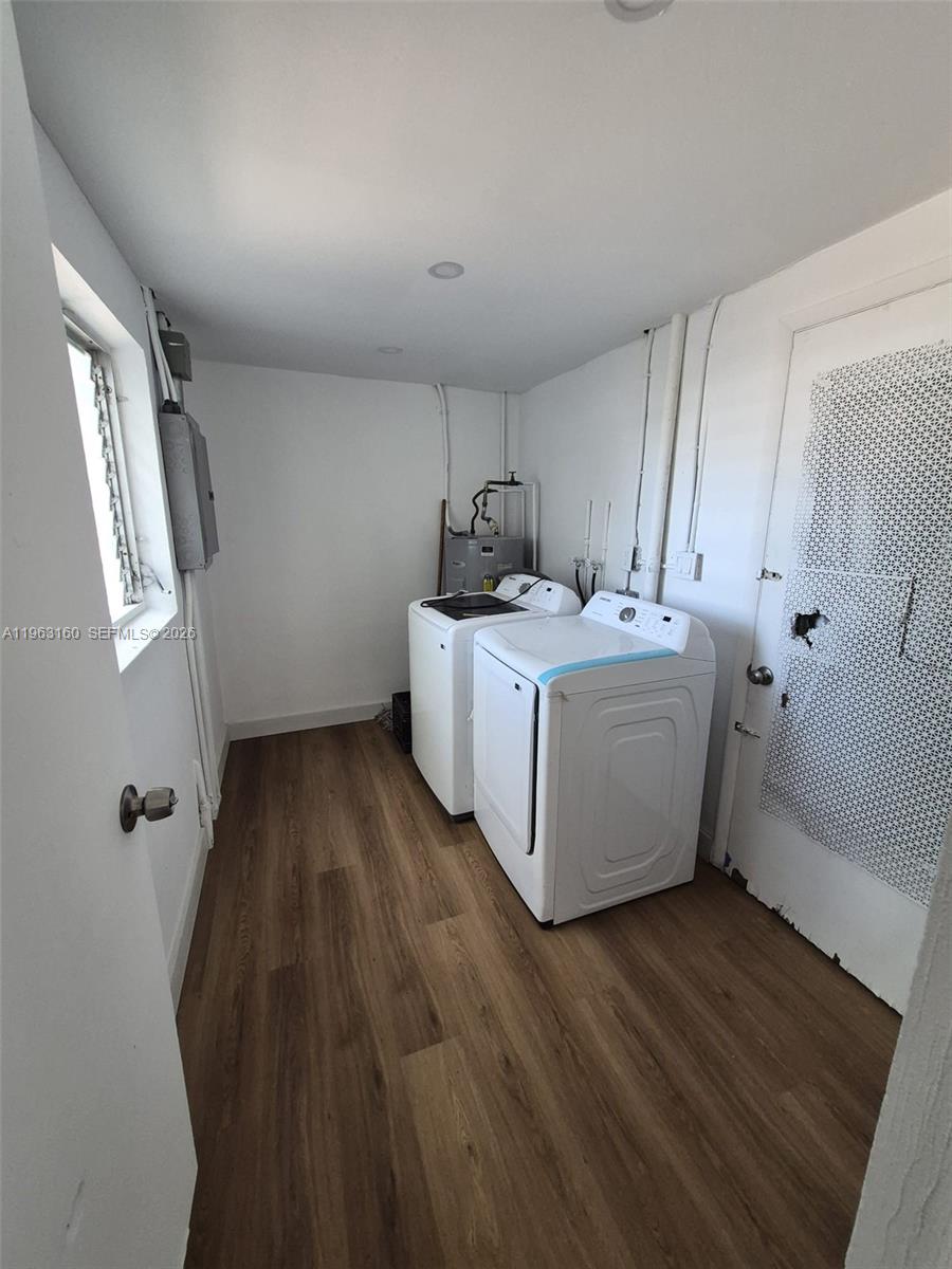 LAKE AIRE ESTATES - Residential