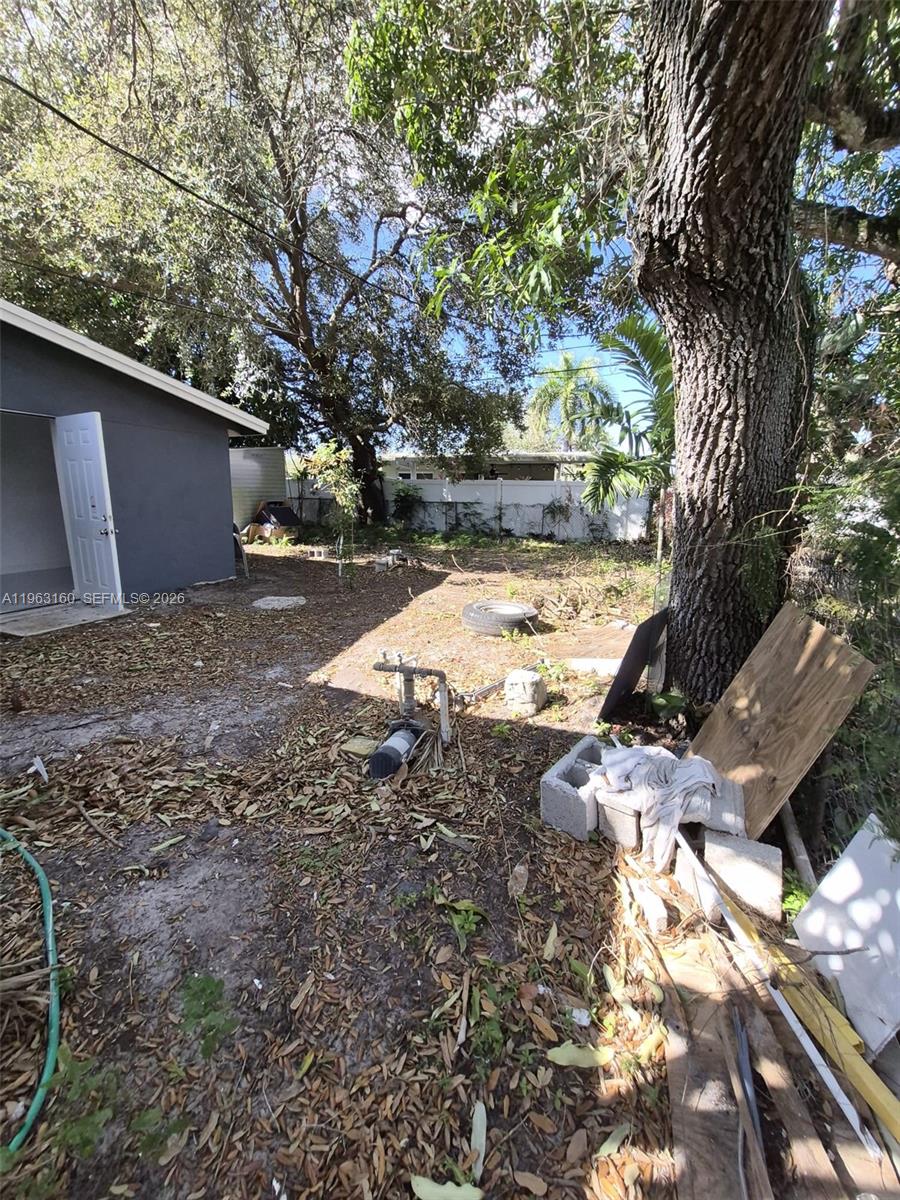 LAKE AIRE ESTATES - Residential