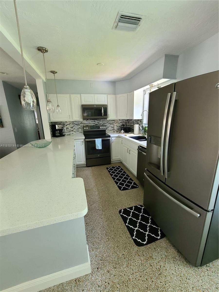 MIDDLE RIVER ESTATES - Residential Lease