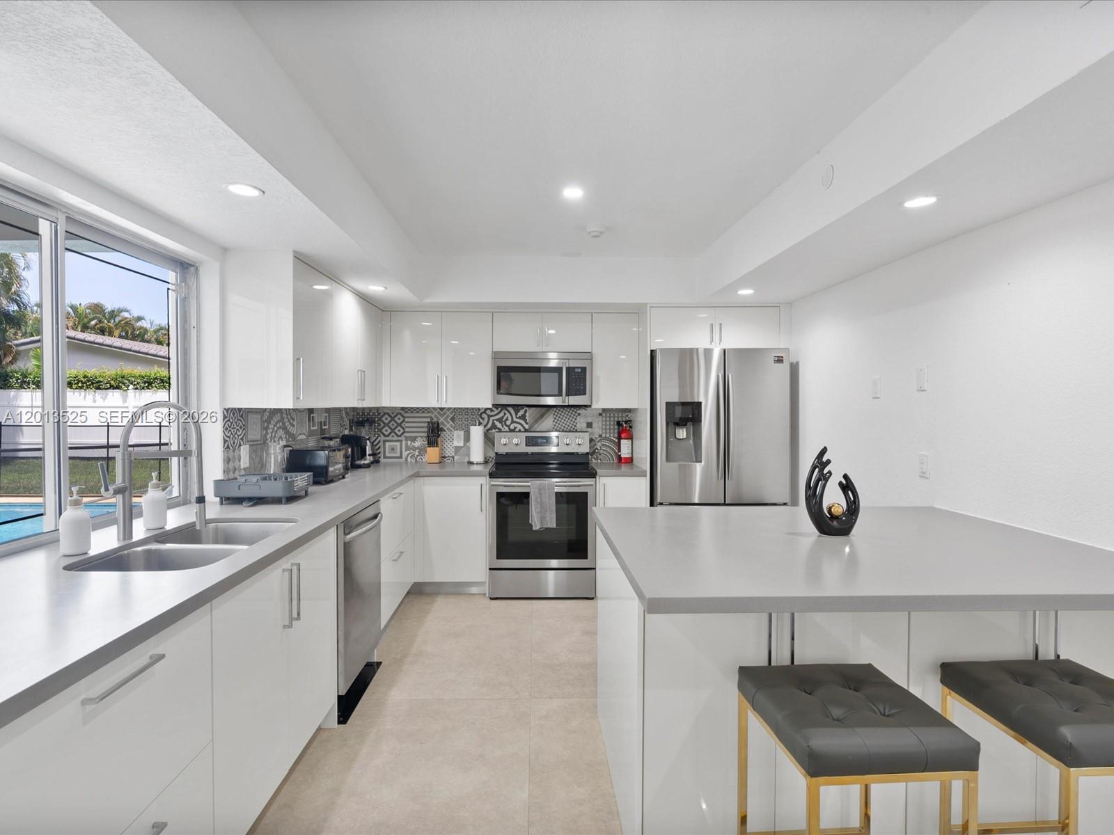 EMERALD HILLS - Residential