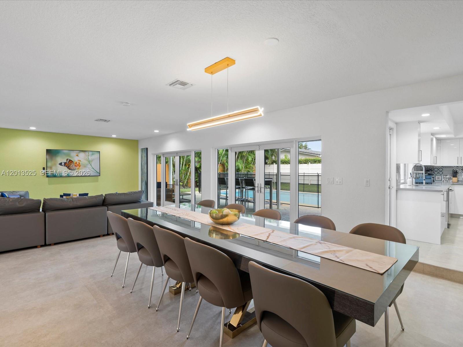 EMERALD HILLS - Residential
