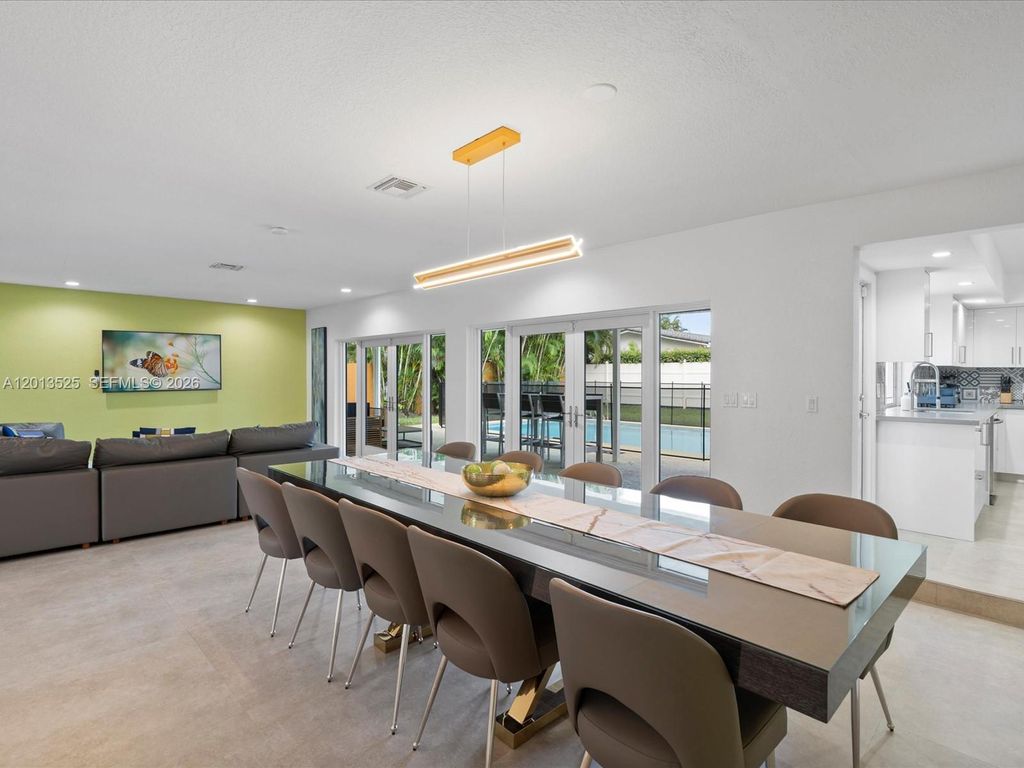 Photo of 3721 N 55th Ave, Hollywood, FL 33021 (MLS # A12013525)