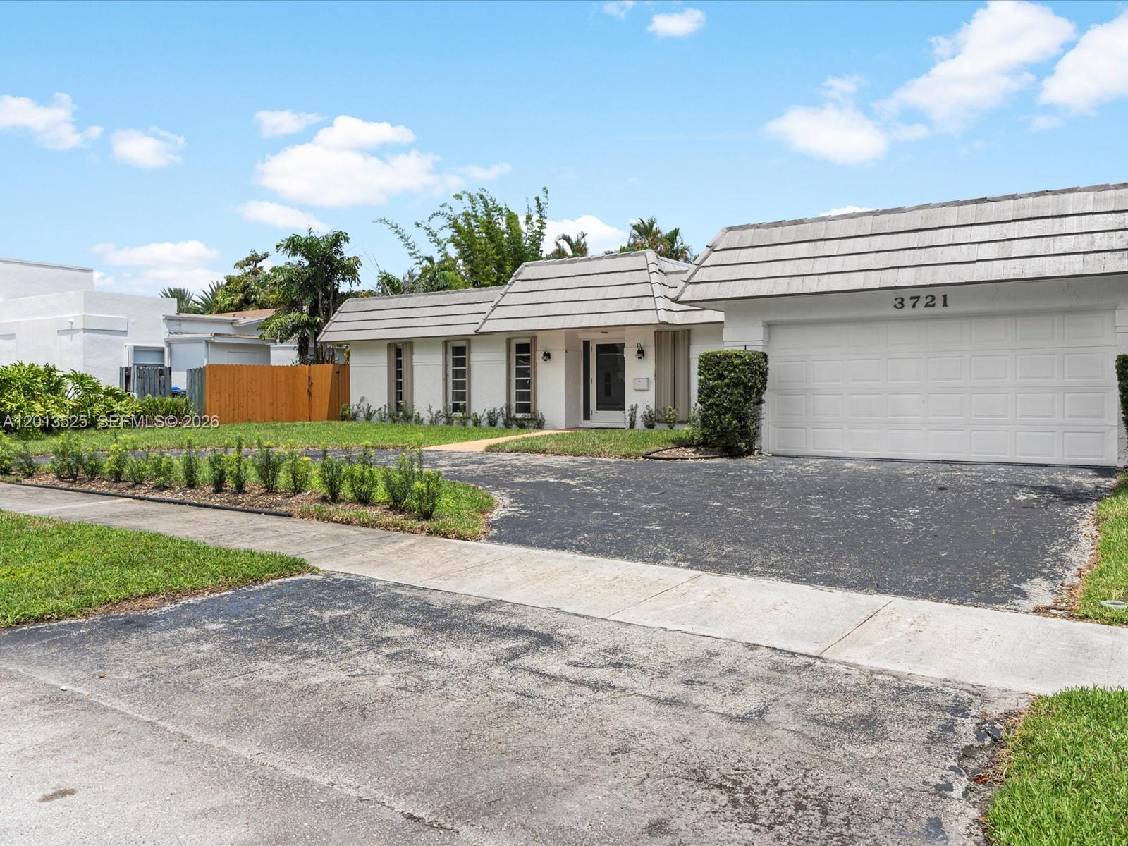 EMERALD HILLS - Residential
