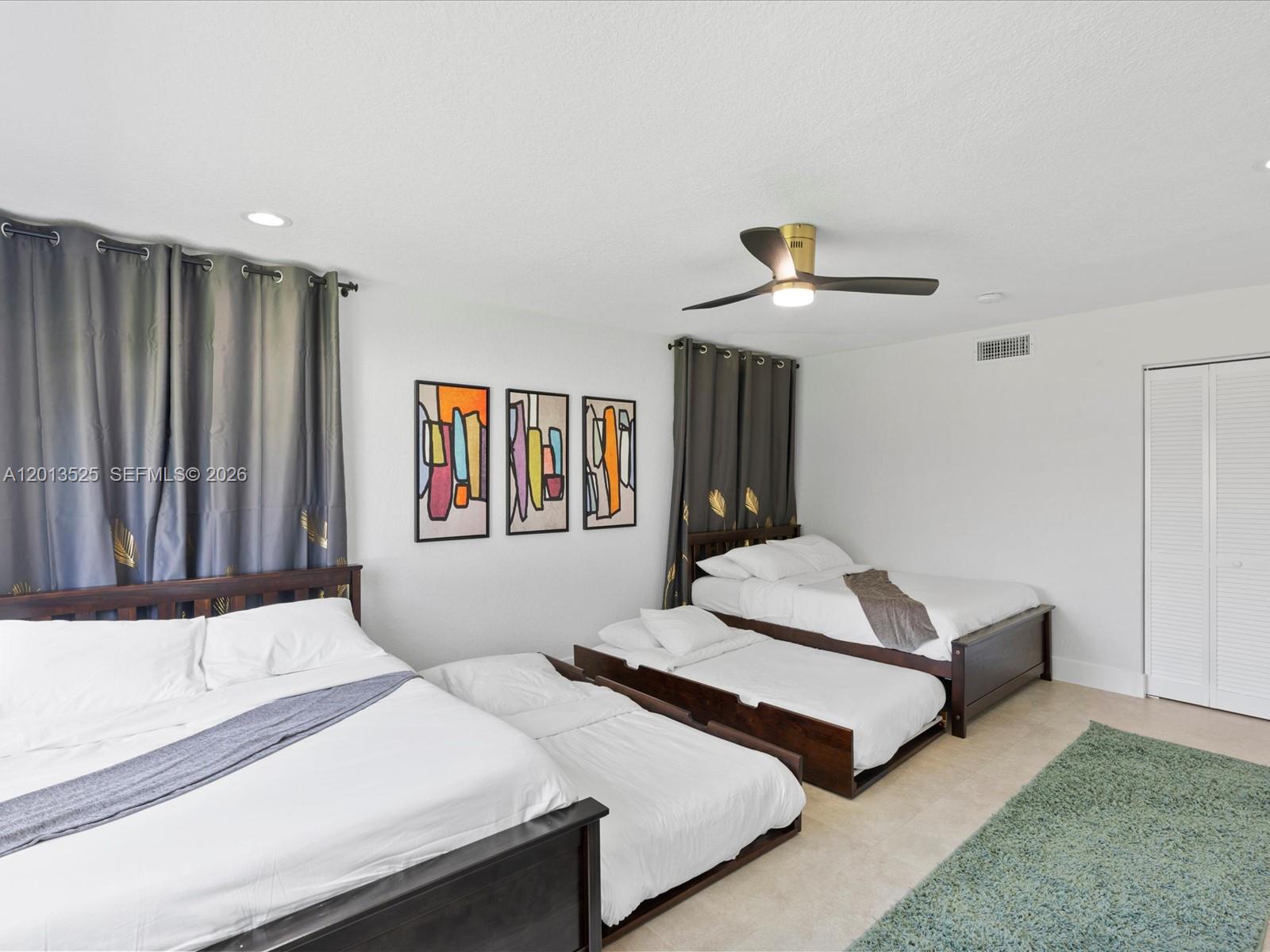 EMERALD HILLS - Residential