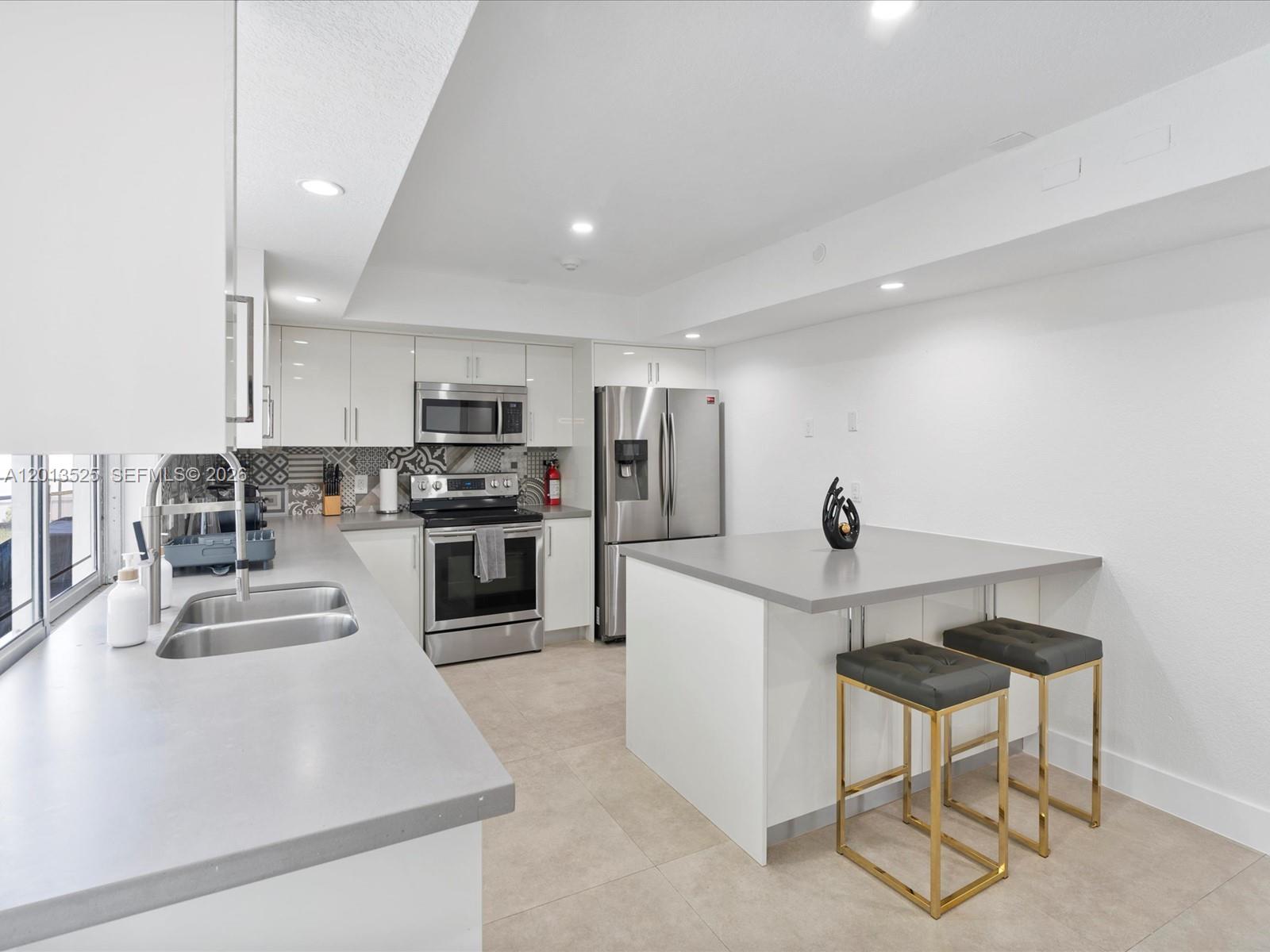 EMERALD HILLS - Residential