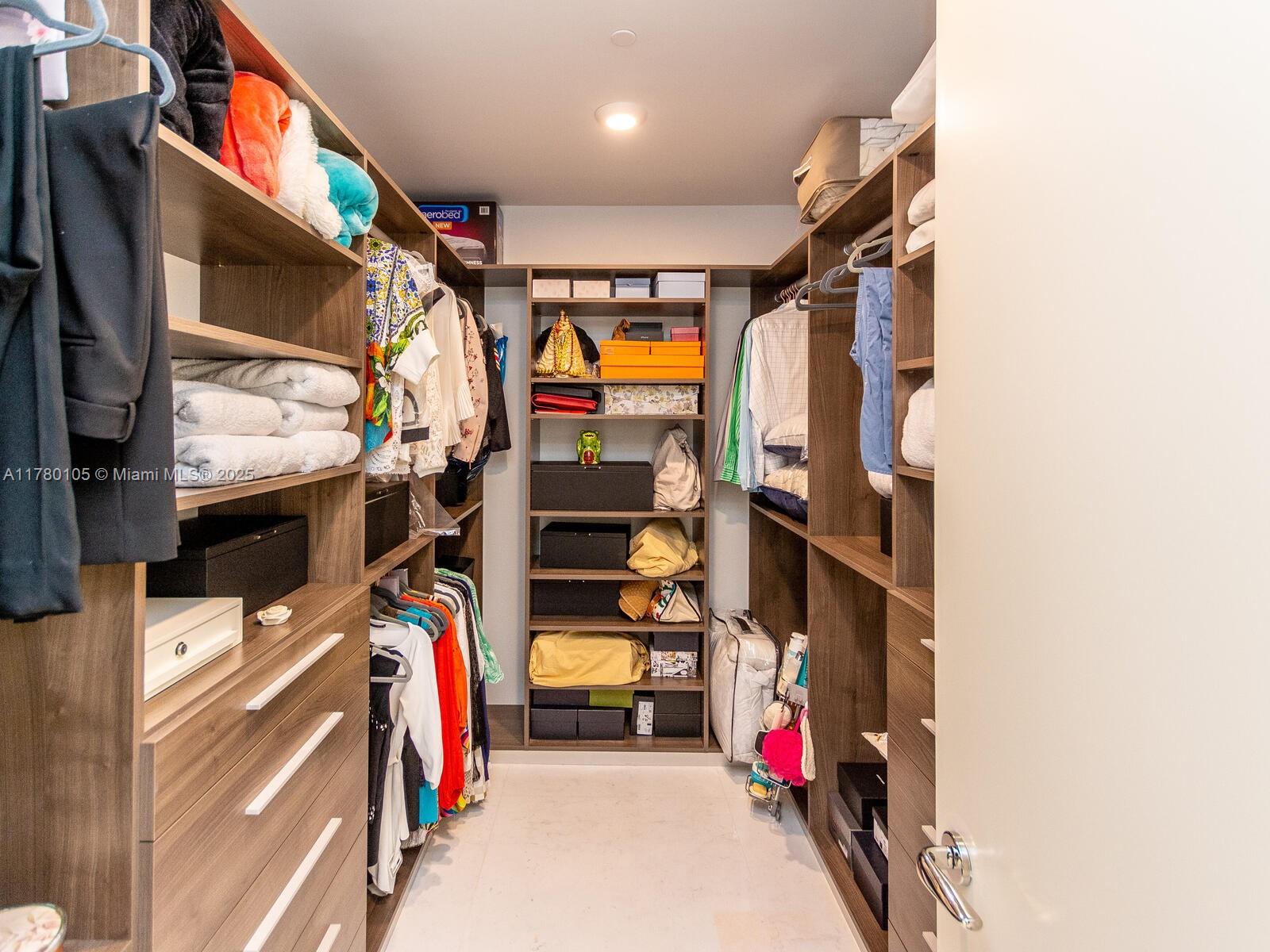 JADE SIGNATURE CONDO - Residential Lease