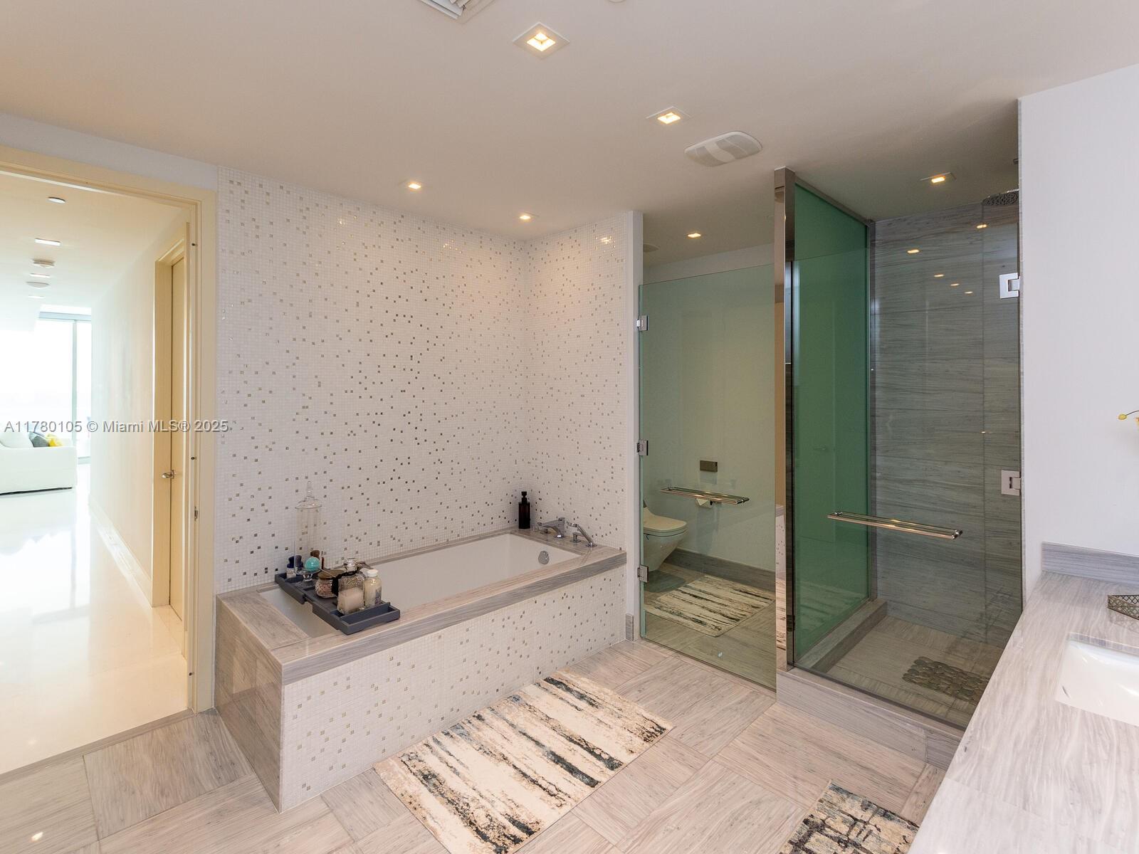 JADE SIGNATURE CONDO - Residential Lease