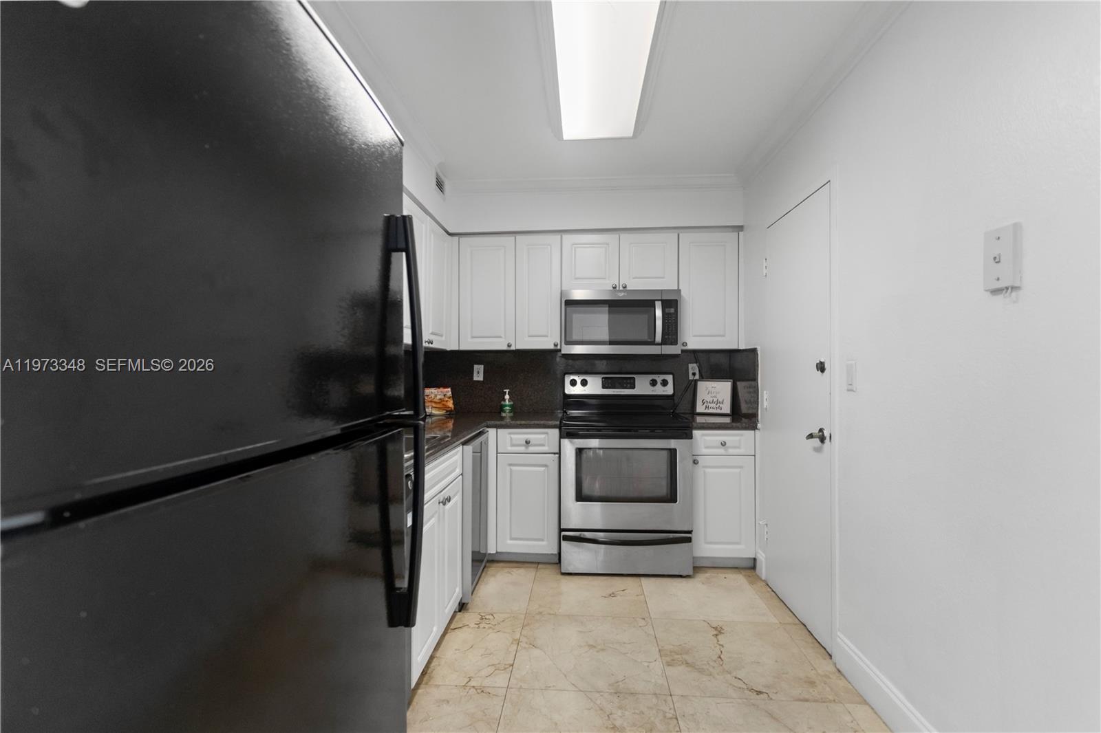 WAVE CONDO - Residential