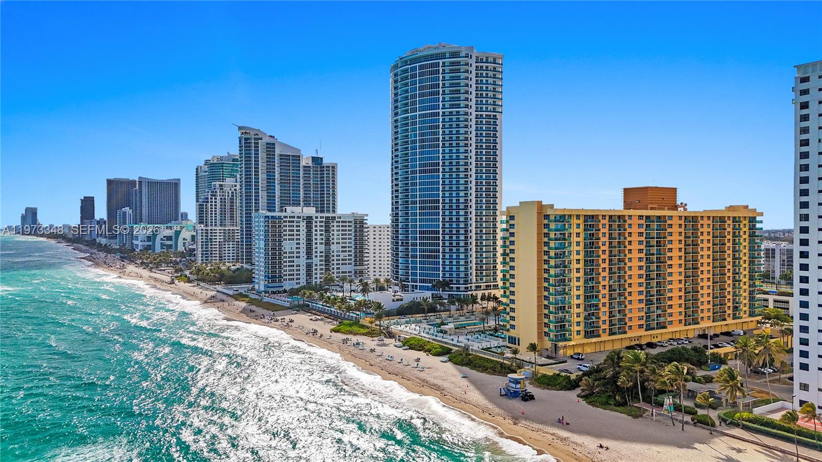 WAVE CONDO - Residential