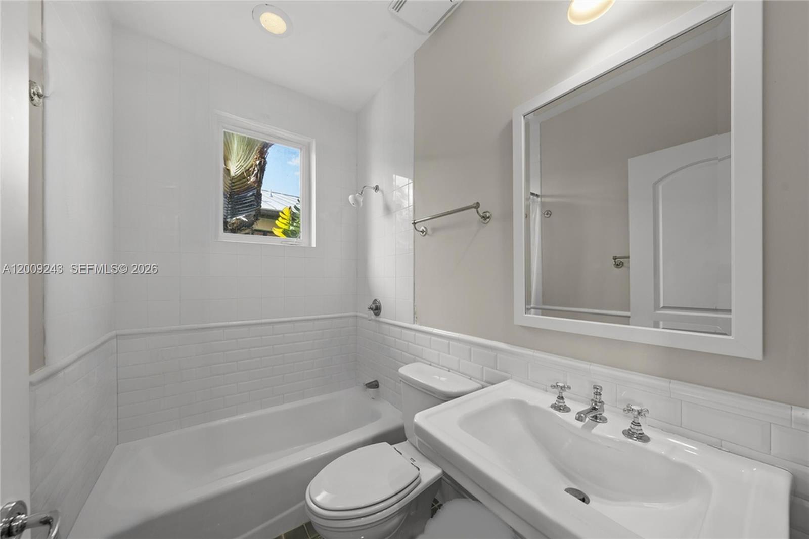 LAUDERDALE ISLES RE-AMEND - Residential