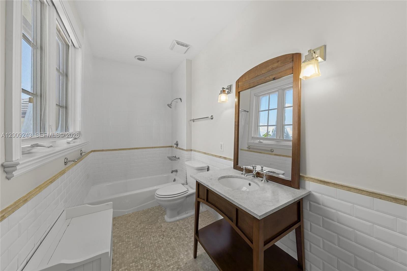 LAUDERDALE ISLES RE-AMEND - Residential