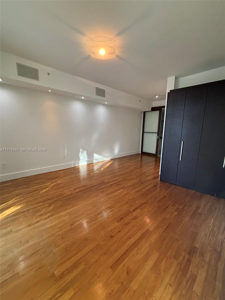 THE MERIDIAN CONDO - Residential