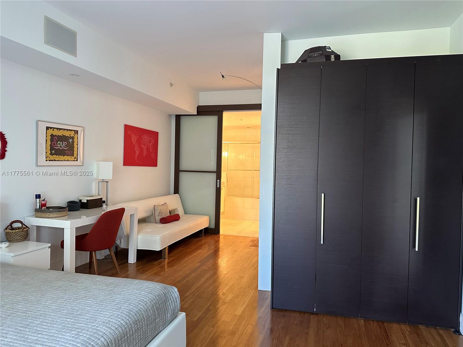 THE MERIDIAN CONDO - Residential