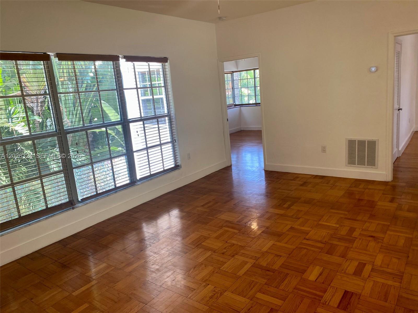 2921 Sheridan Ave 3