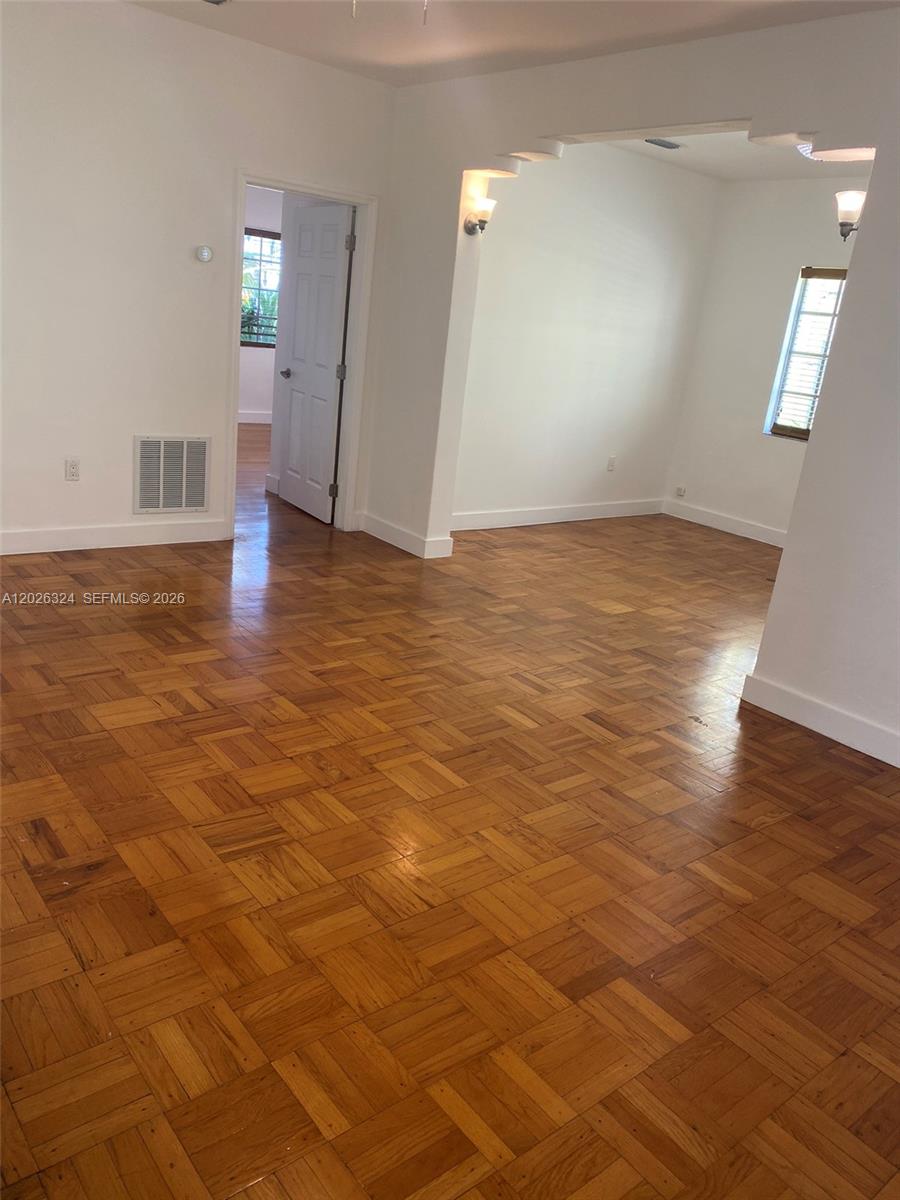 2921 Sheridan Ave 3