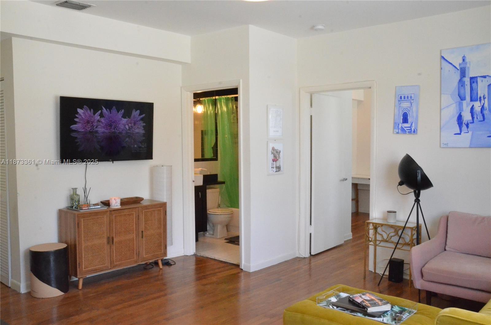 DORANN CONDO - Residential