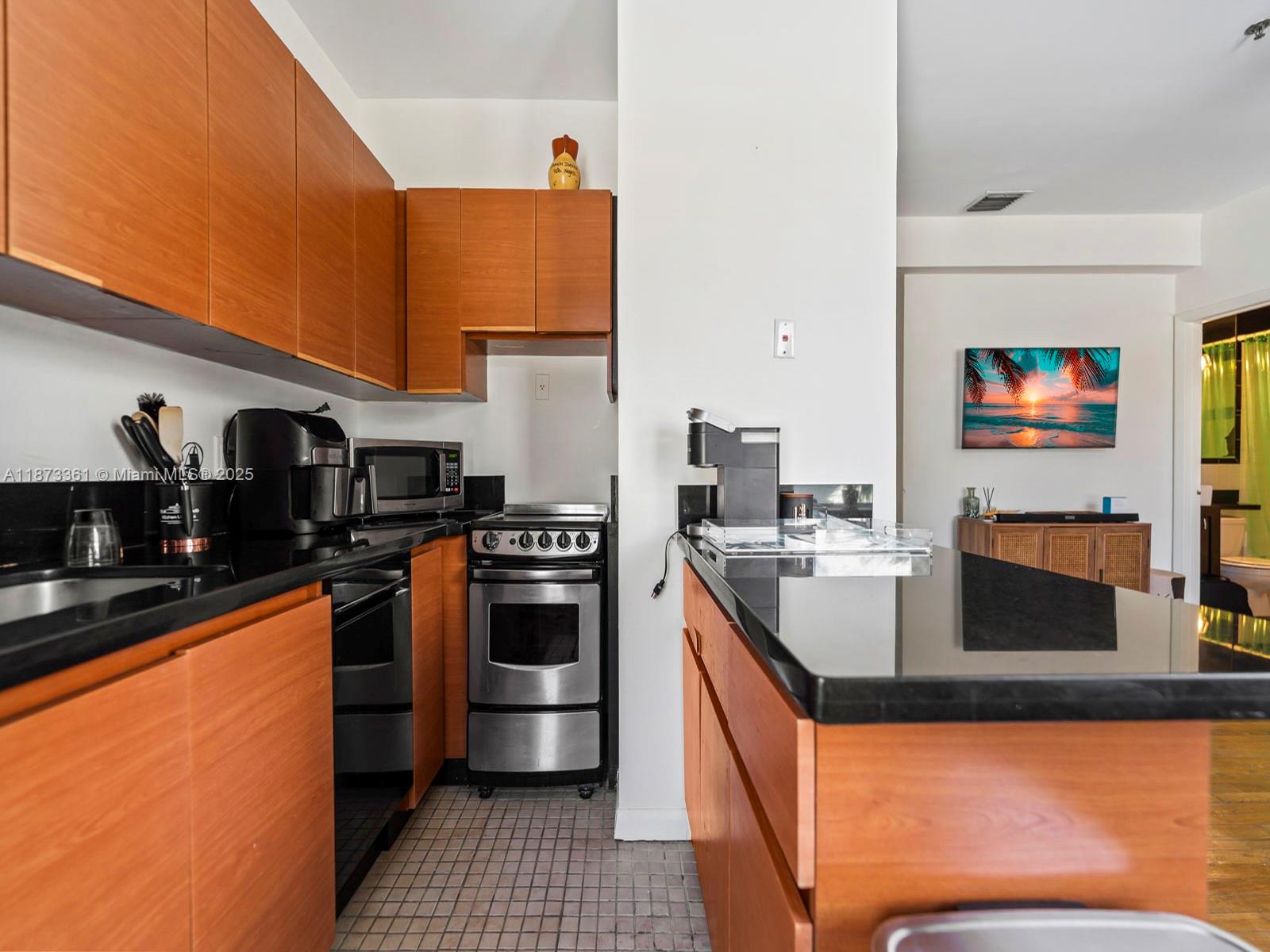 DORANN CONDO - Residential