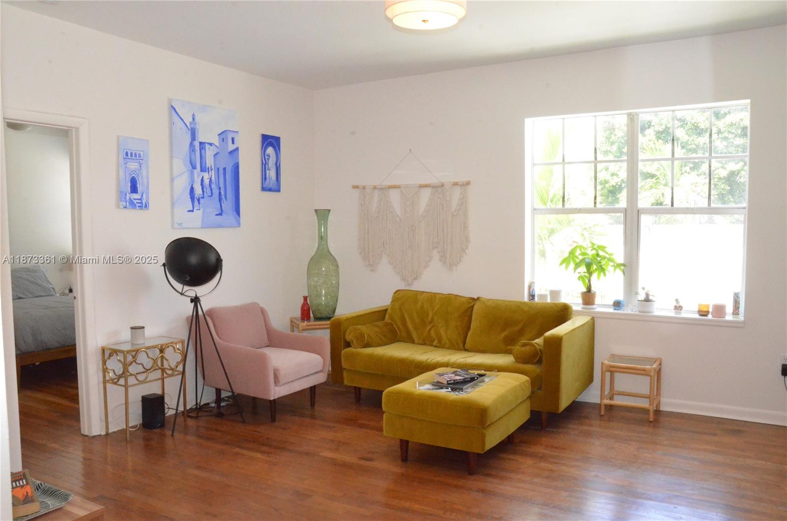 DORANN CONDO - Residential