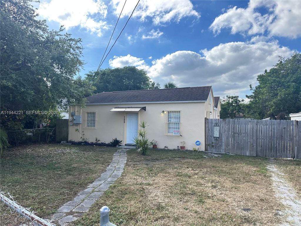 Photo of 125 NW 4th Ave #125, Dania Beach, FL 33004 (MLS # A11944221)