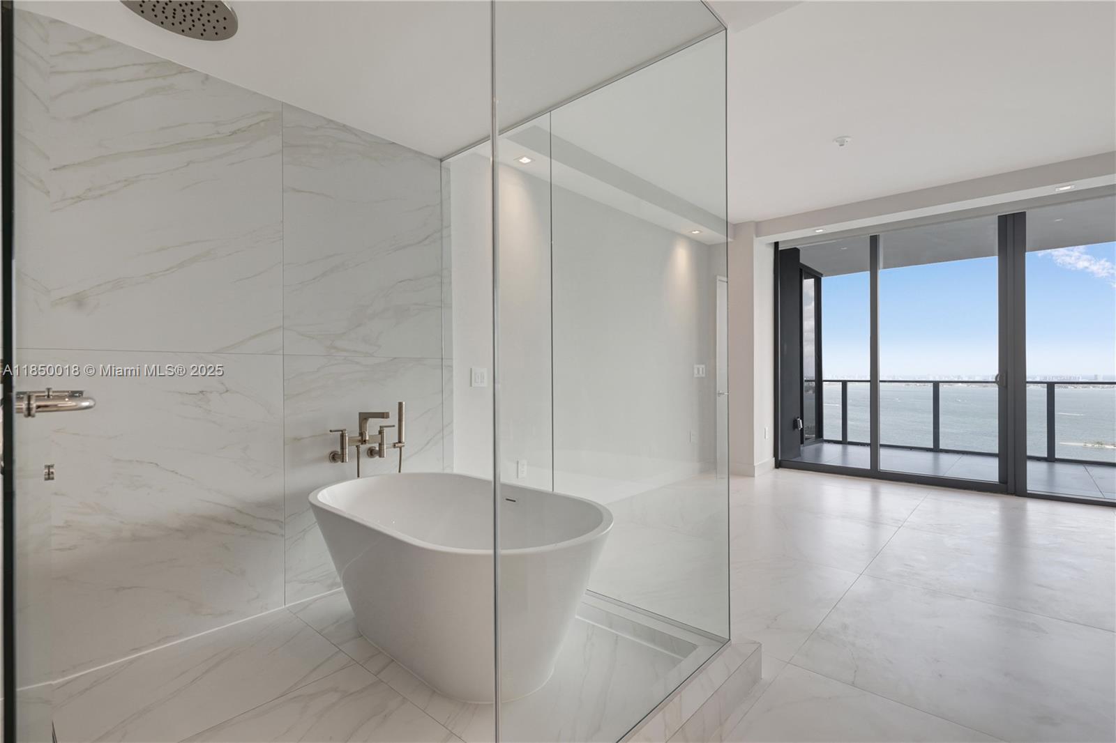 ARIA RESERVE - Residential