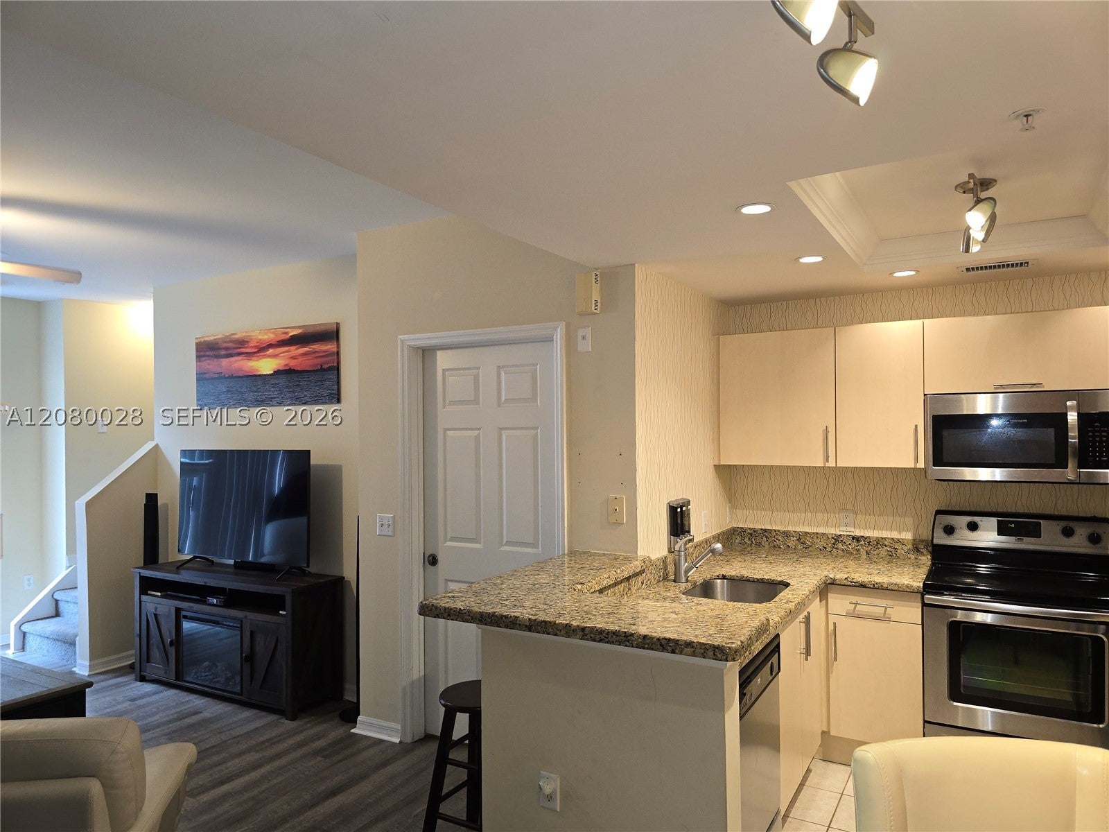 2107 SE 10th Ave 818