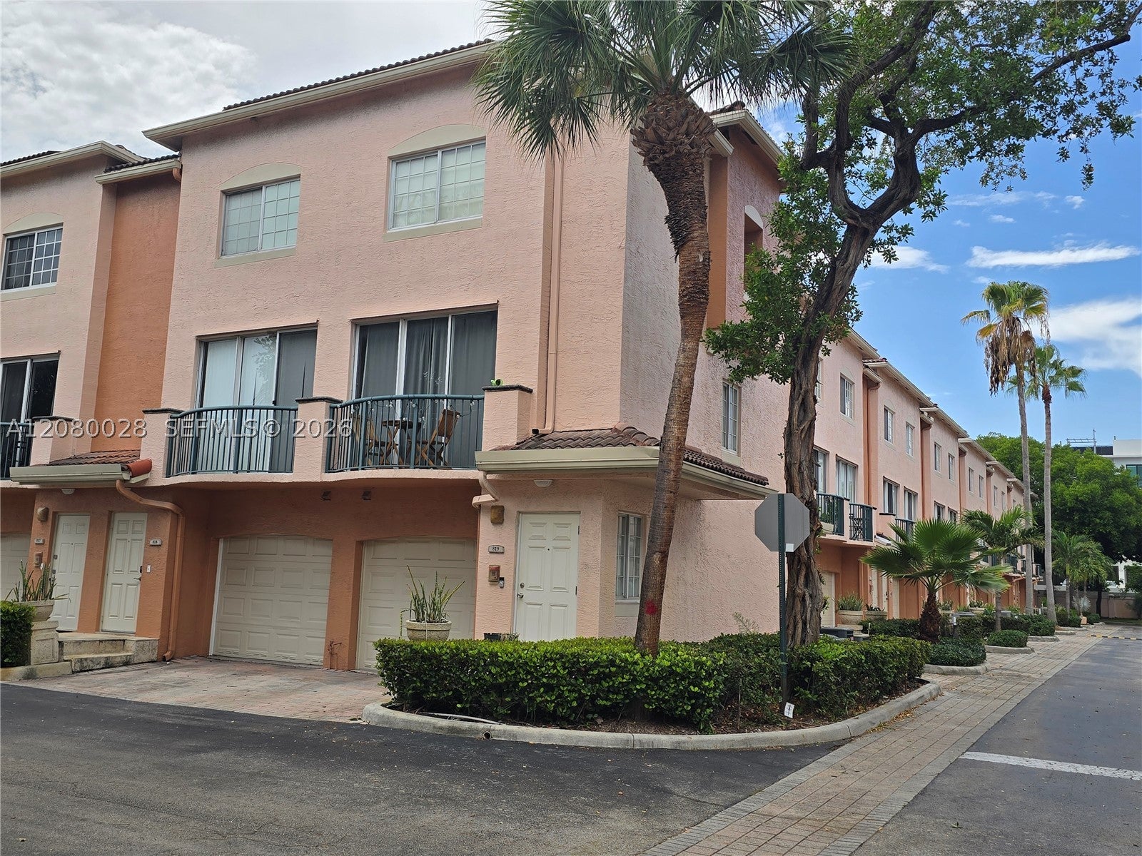 2107 SE 10th Ave 818