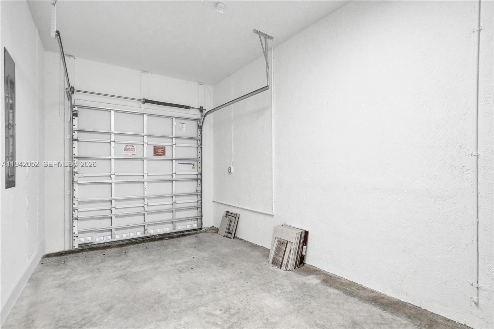 WYNDHAM LAKES PLAZA - Residential