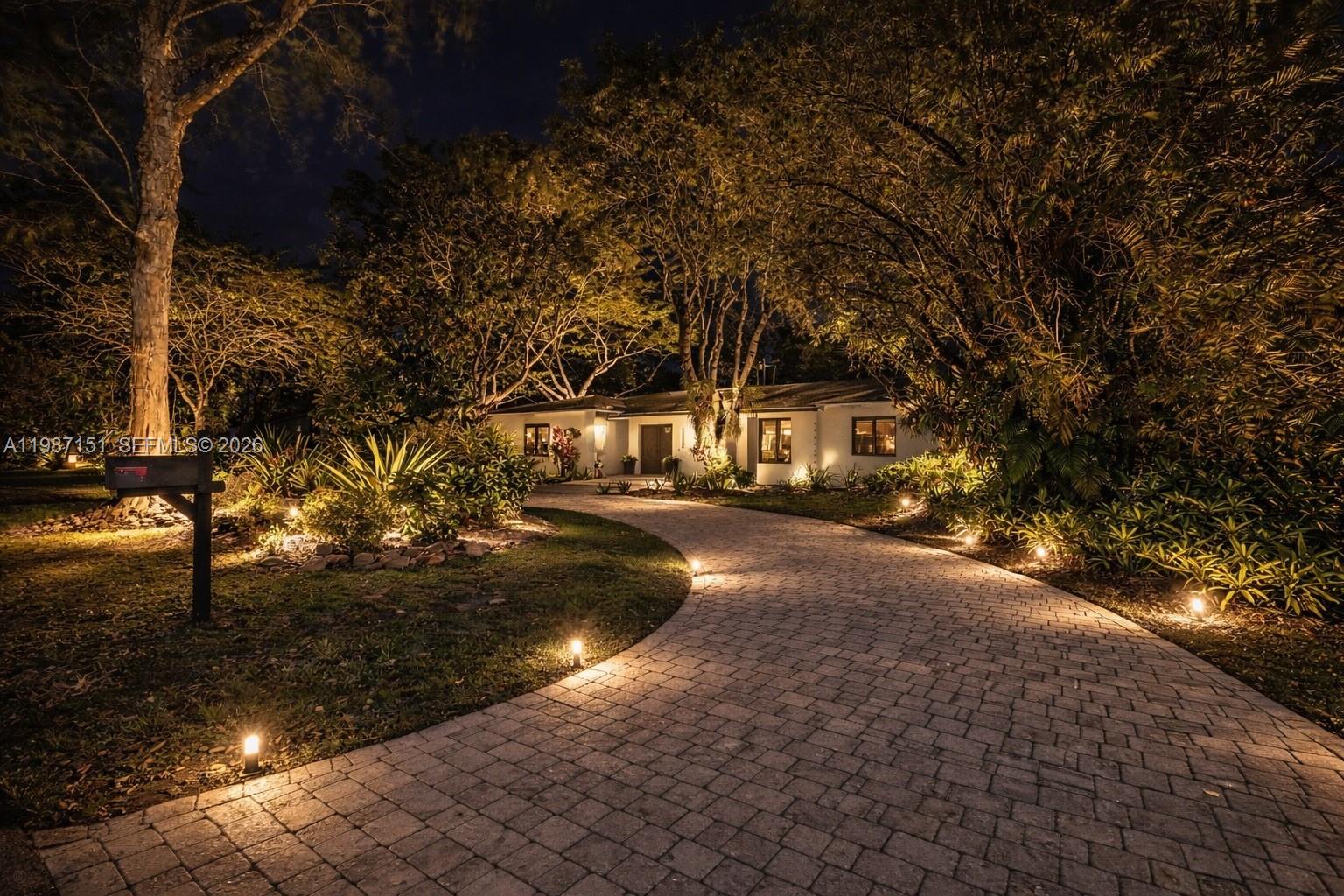 CHARLOTTE ESTATES - Residential