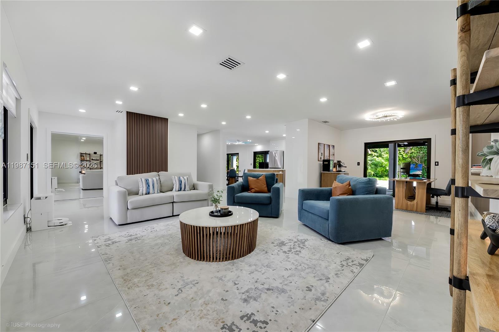 CHARLOTTE ESTATES - Residential