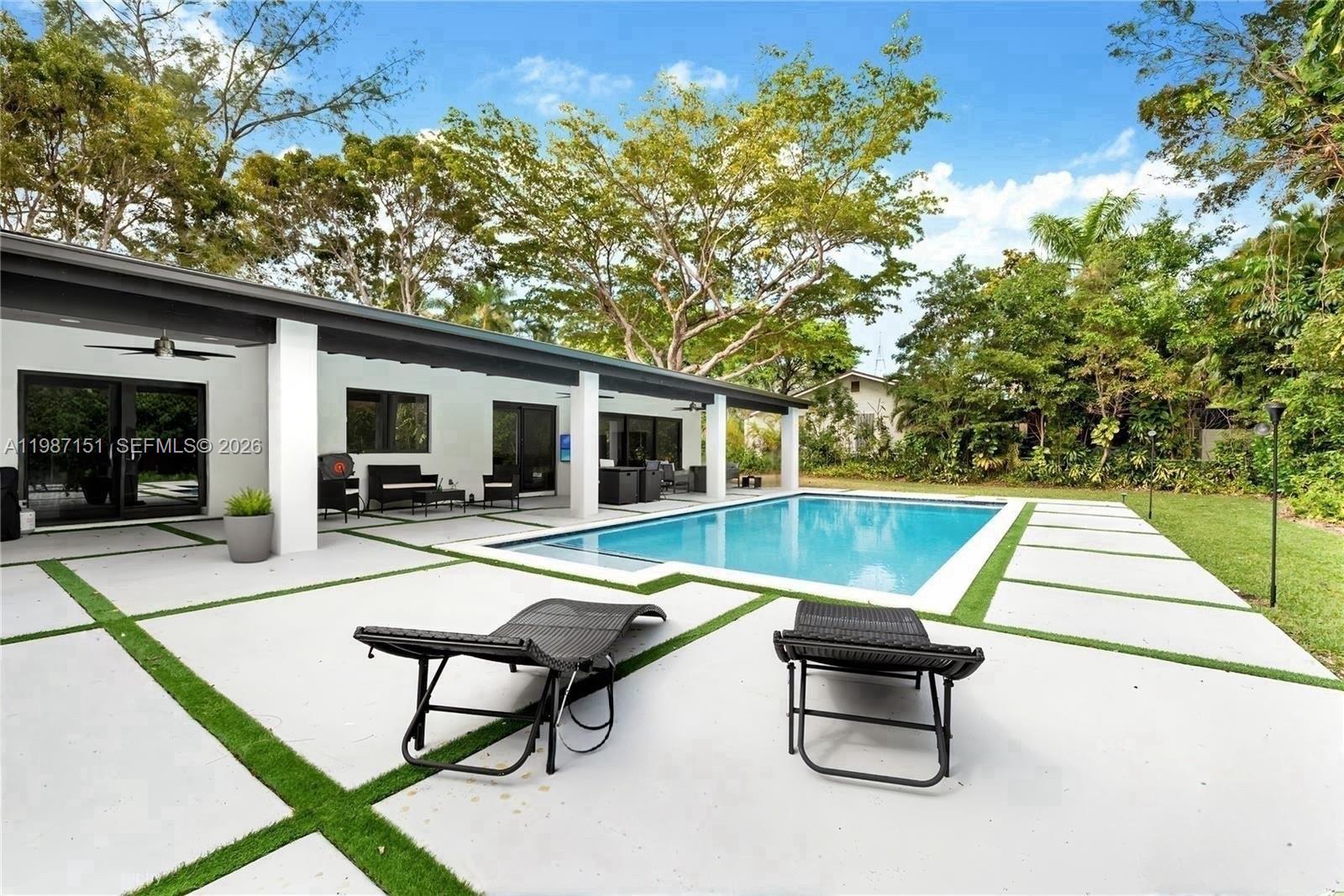 CHARLOTTE ESTATES - Residential