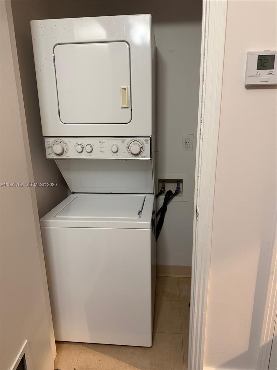 METROPOLIS I AT DADELAND - Residential Lease