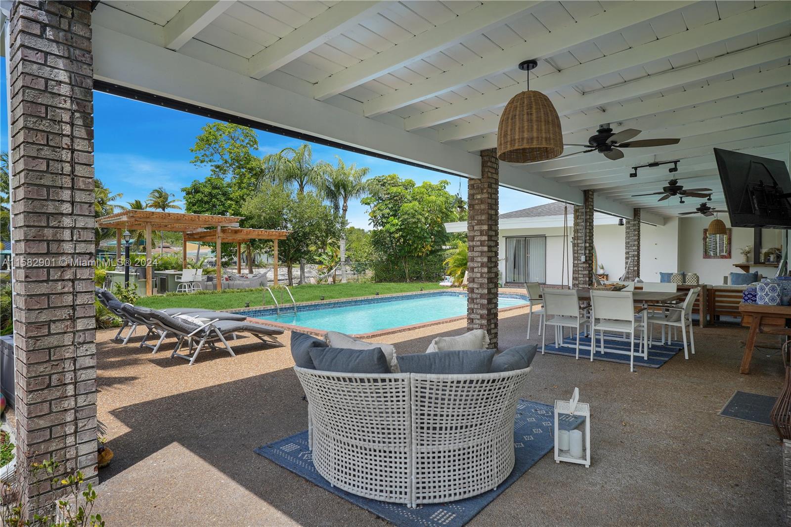 CUTLER HAMMOCK - Residential Lease