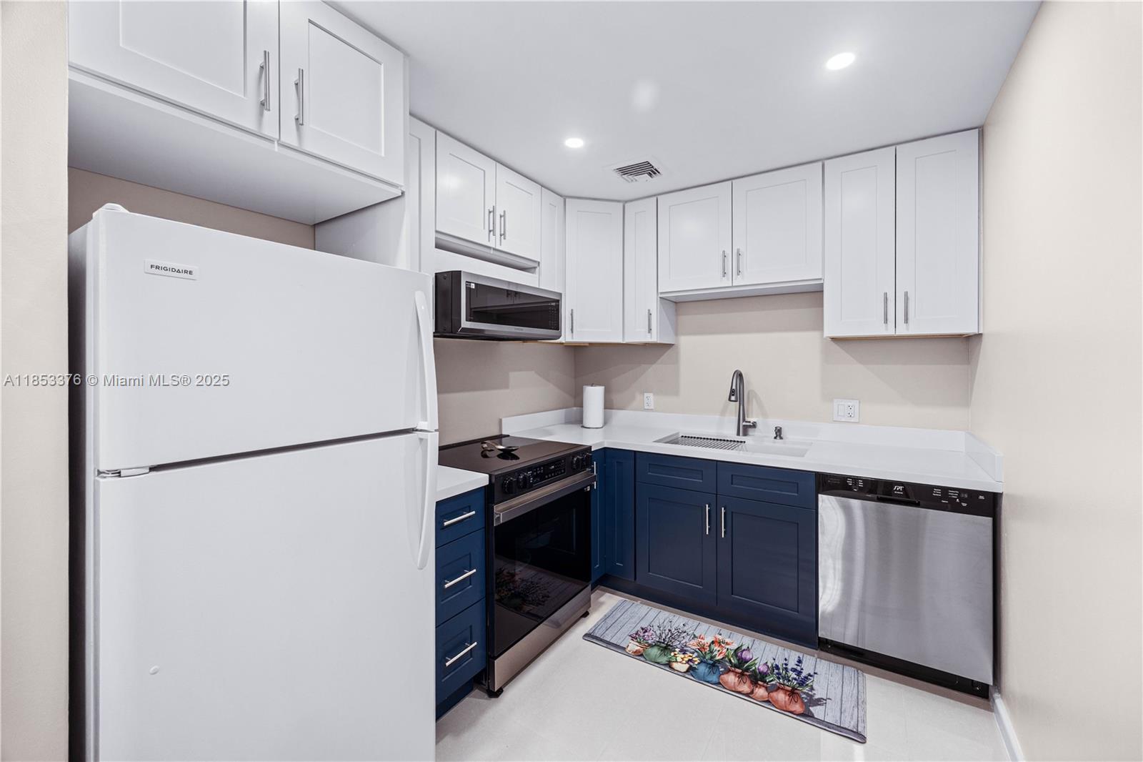 KINGSLEY AT CENTURY VILLA - Residential