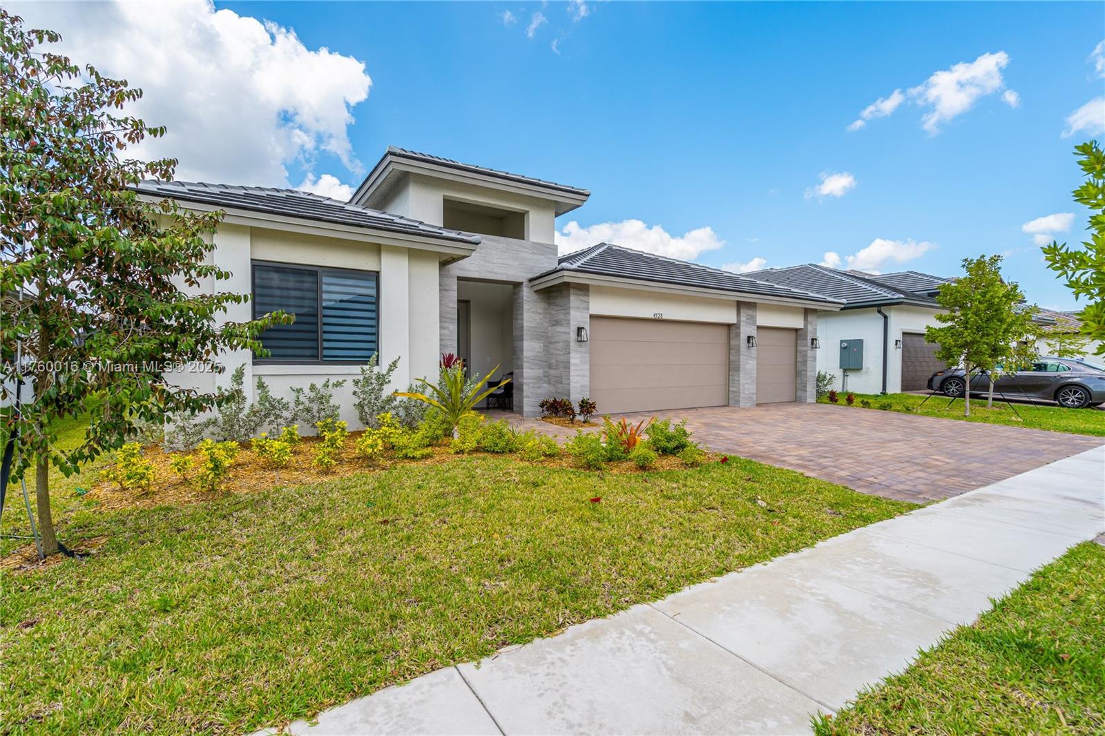 4528 SW 178th Ave