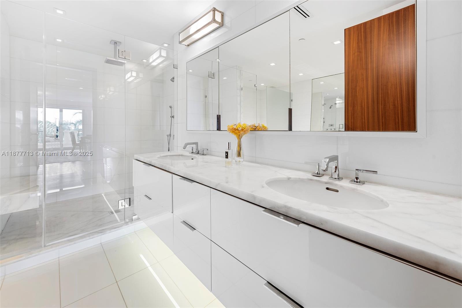 OCEANSIDE @ FISHER ISL CO - Residential