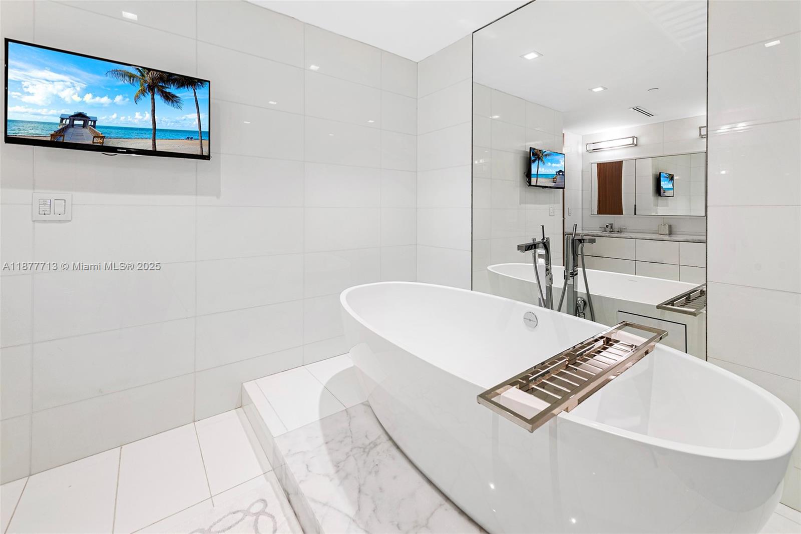 OCEANSIDE @ FISHER ISL CO - Residential