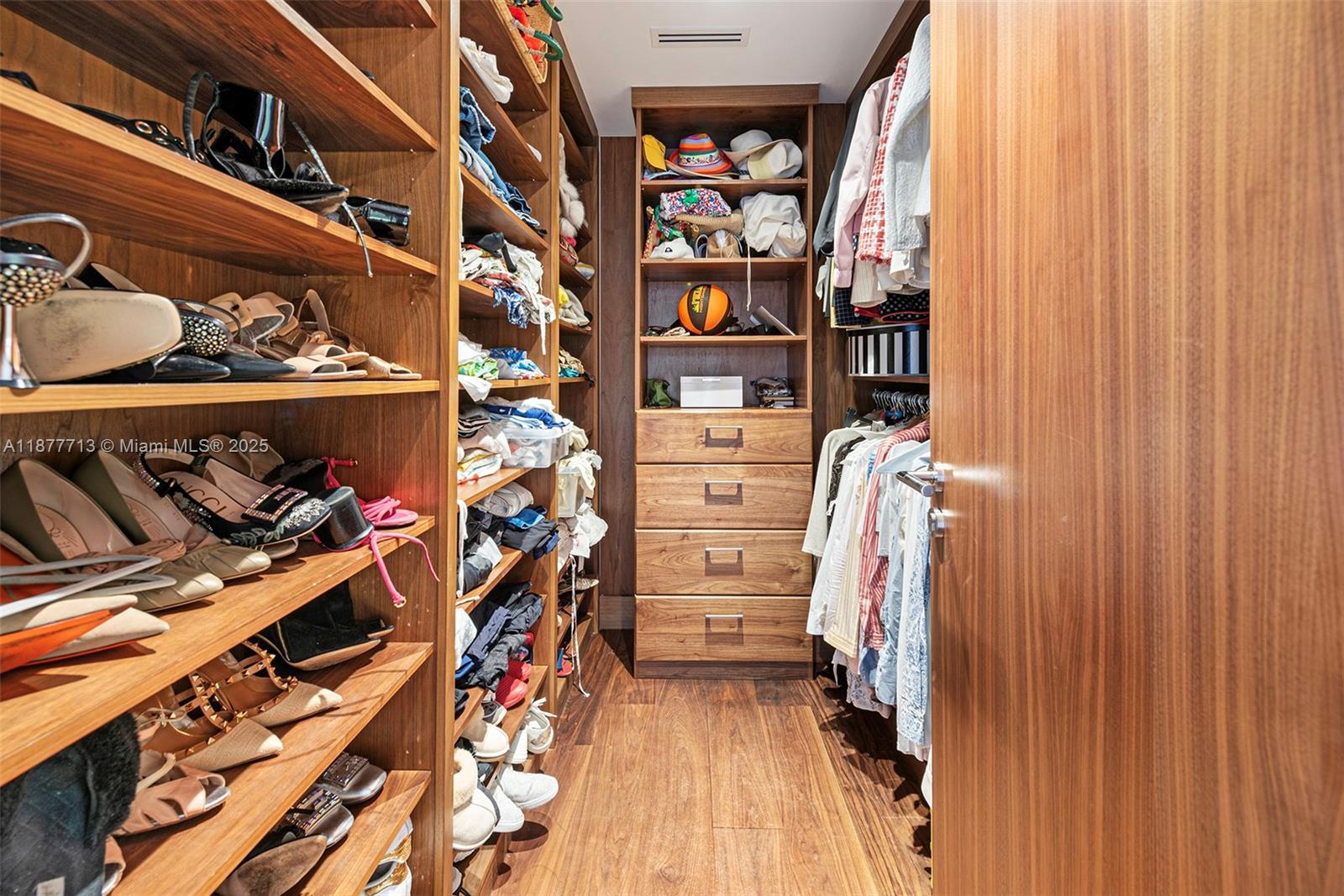 OCEANSIDE @ FISHER ISL CO - Residential