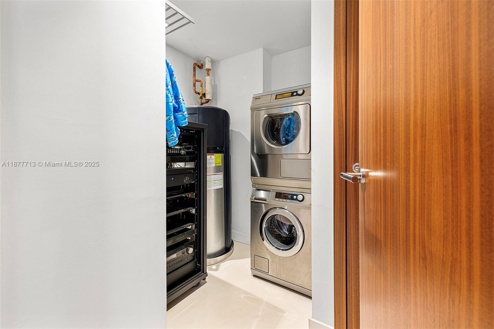 OCEANSIDE @ FISHER ISL CO - Residential