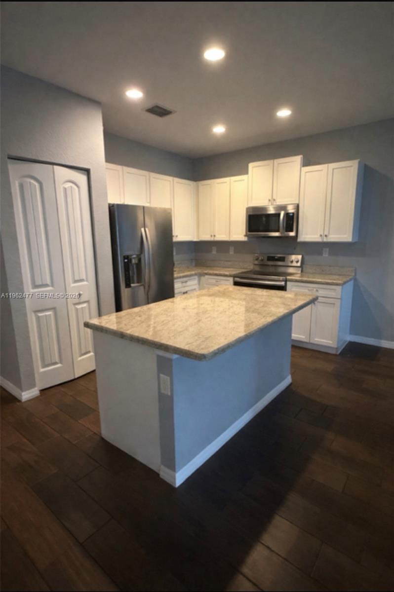 1040 NW 33rd Ct 1040