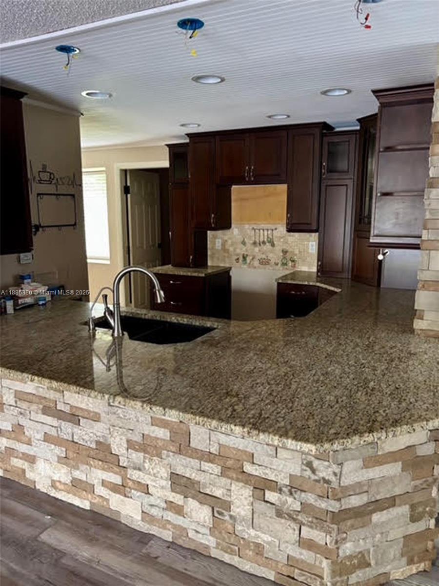 BAYSHORE ESTATES - Residential