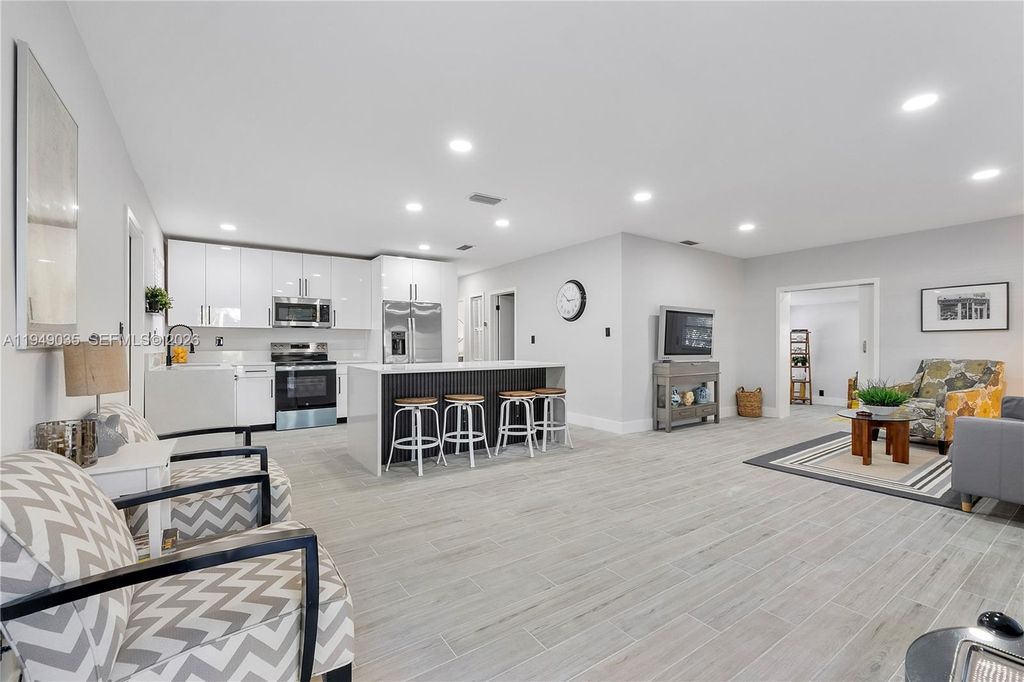 Photo of 510 E Acre Dr, Plantation, FL 33317 (MLS # A11949035)