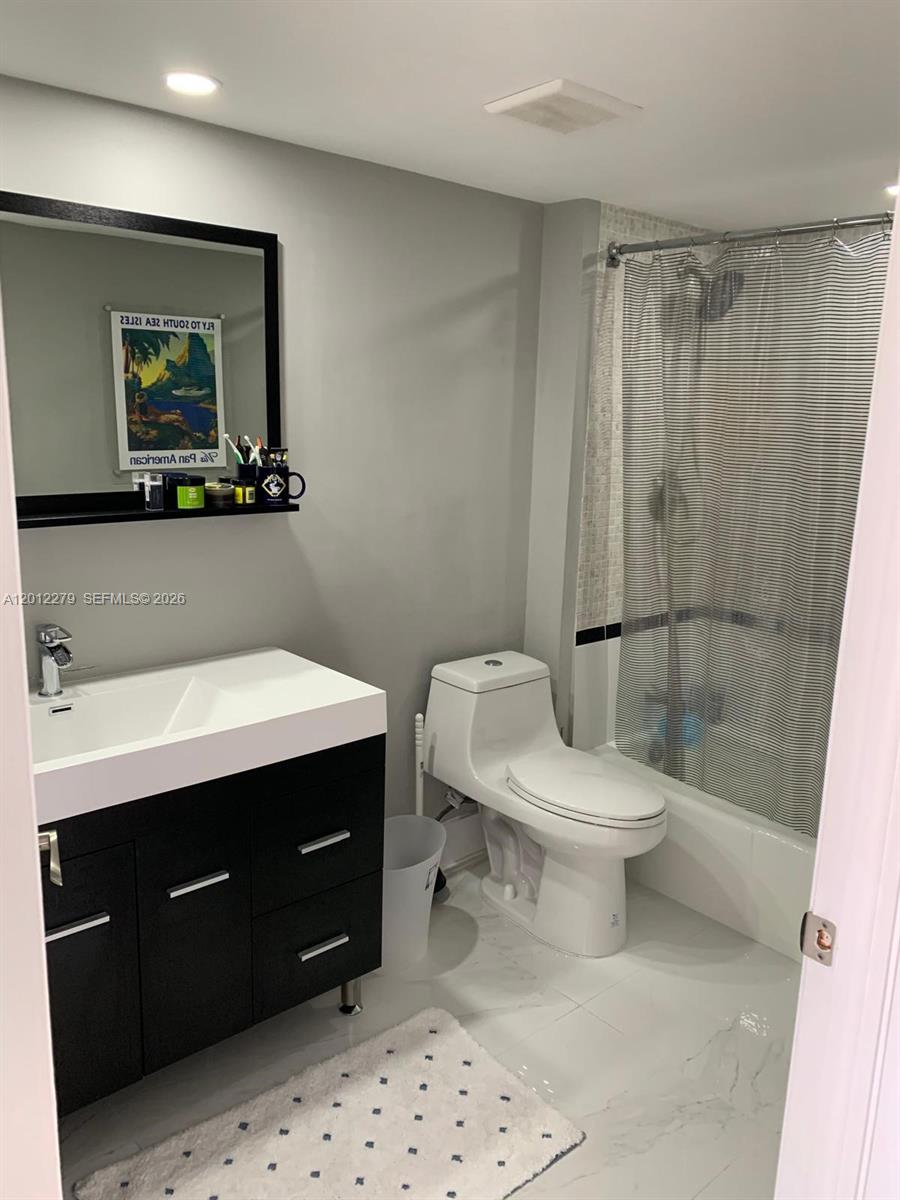 THE PALM BAY YACHT CLUB C - Residential