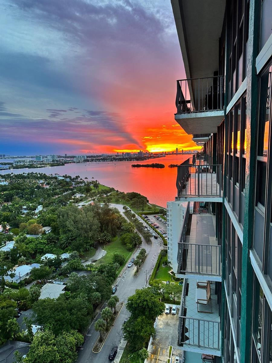 THE PALM BAY YACHT CLUB C - Residential