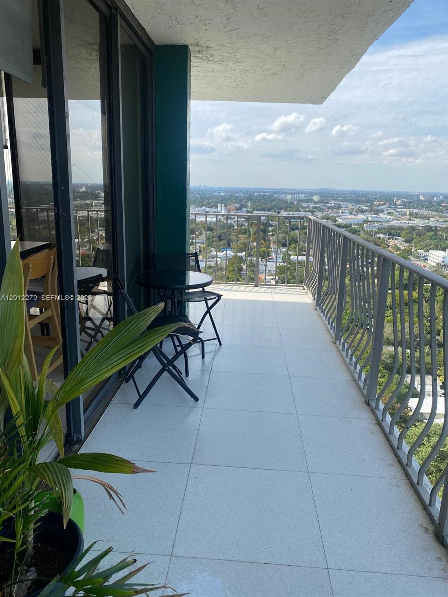 THE PALM BAY YACHT CLUB C - Residential