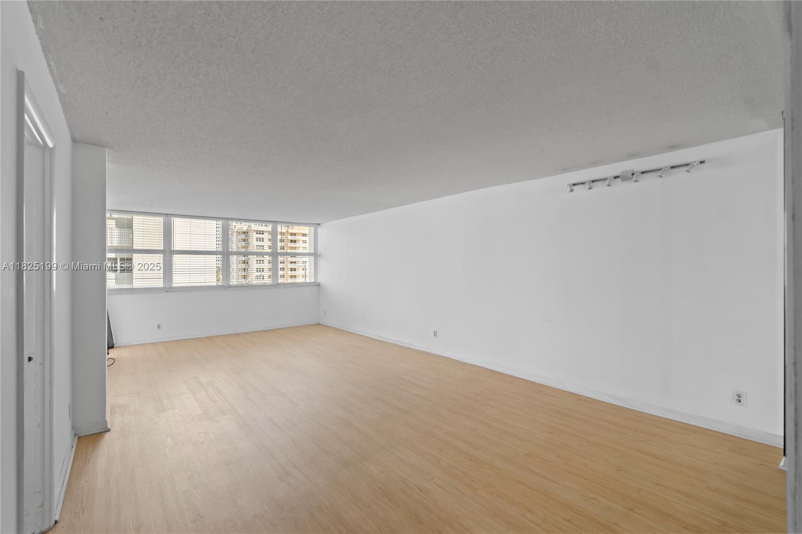 TRAFALGAR TOWERS CONDOMIN - Residential Lease