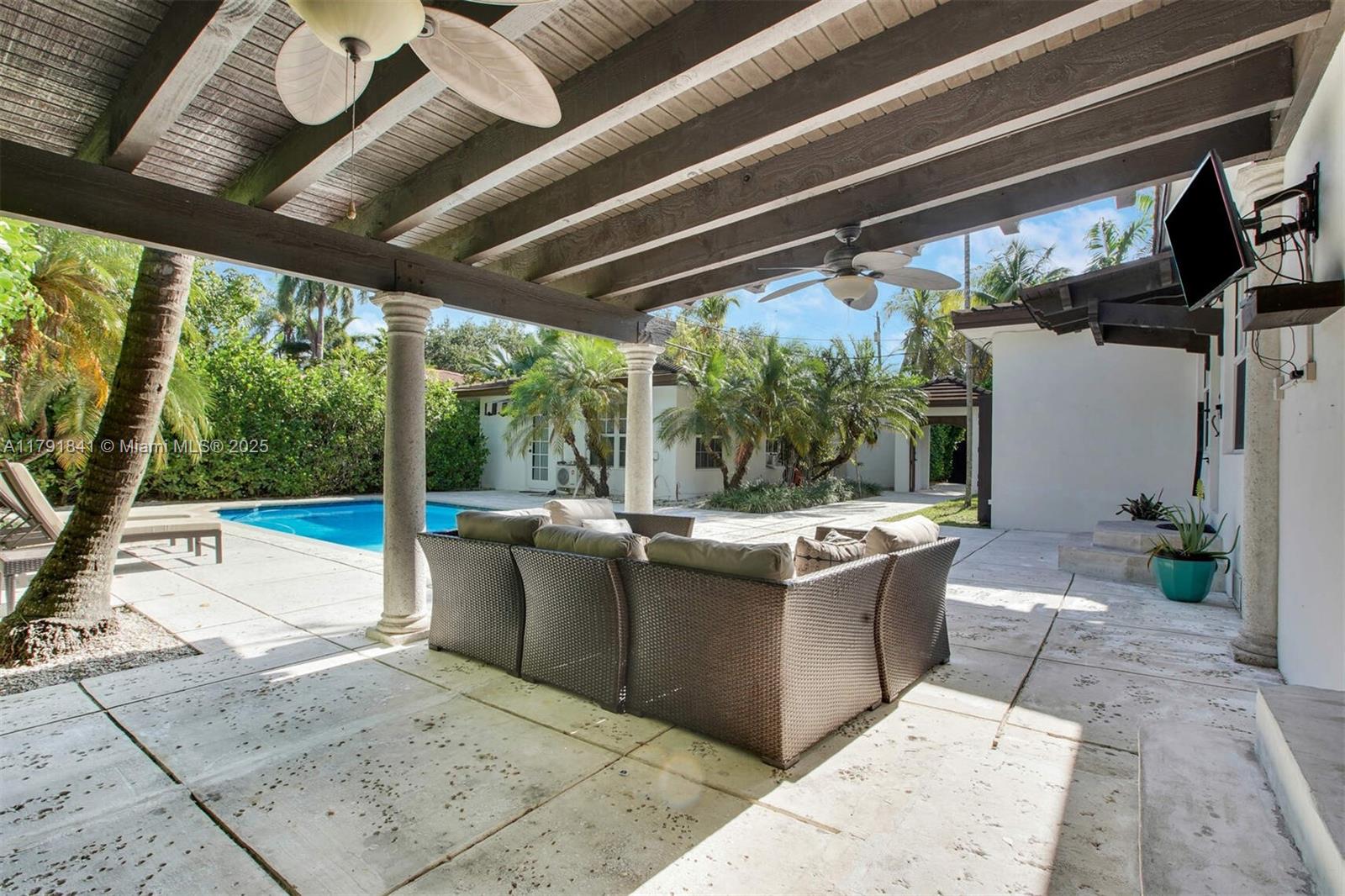 CORAL GABLES RIVIERA SEC - Residential