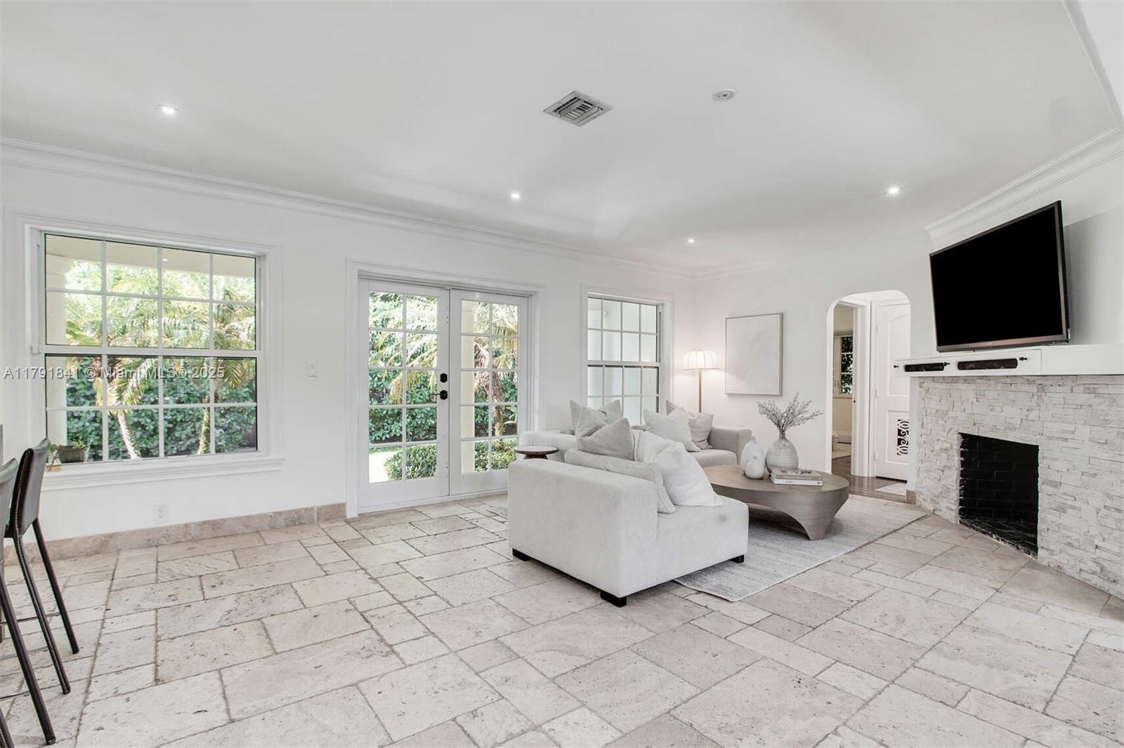 CORAL GABLES RIVIERA SEC - Residential