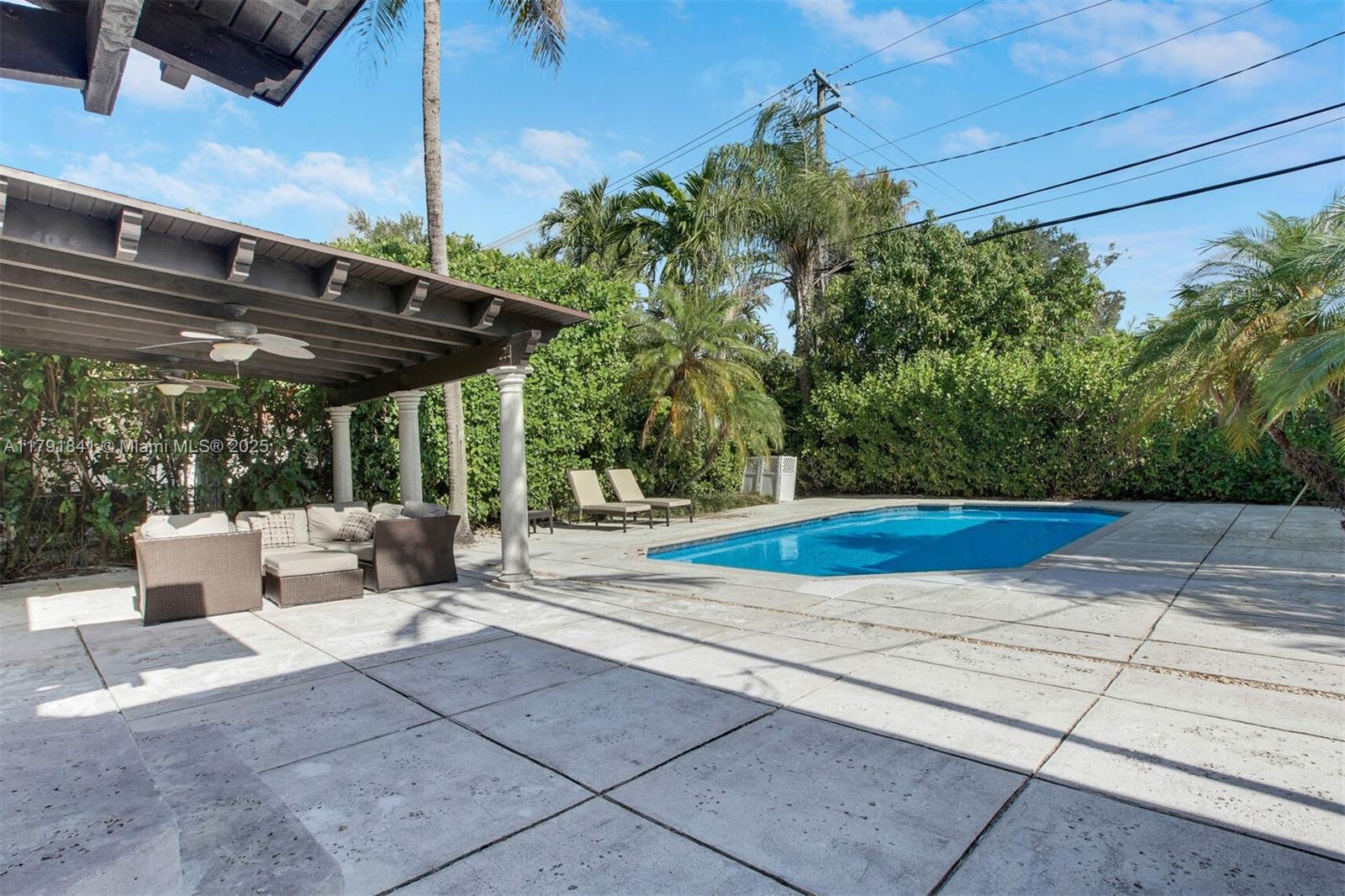 CORAL GABLES RIVIERA SEC - Residential